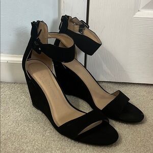Black Wedges